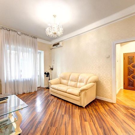Apartments With 3 Rooms Near Palace Ukraine Kiev Exteriör bild
