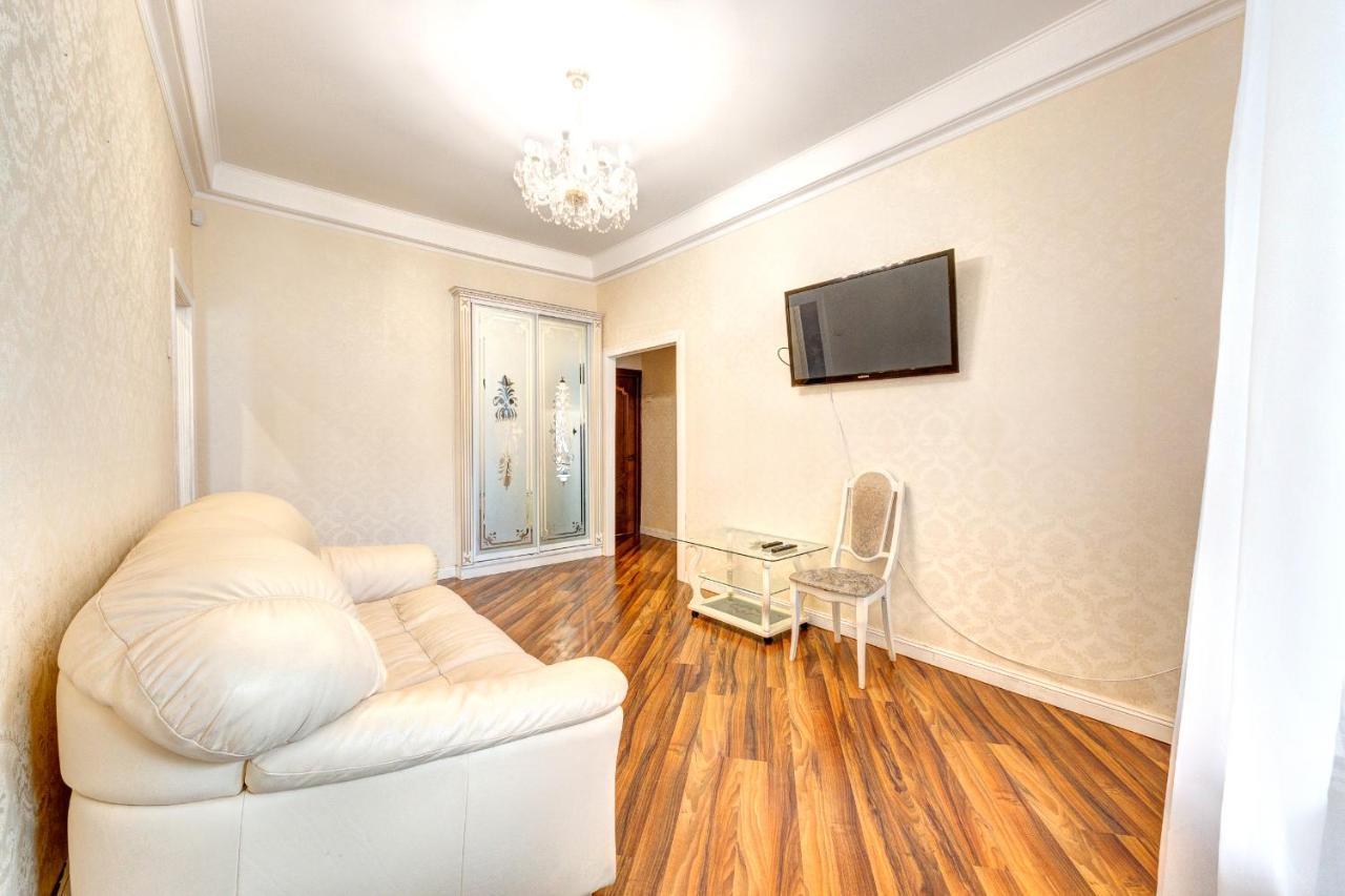 Apartments With 3 Rooms Near Palace Ukraine Kiev Exteriör bild