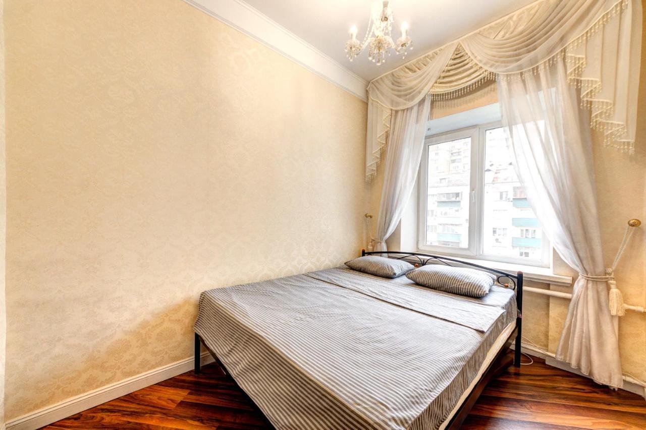 Apartments With 3 Rooms Near Palace Ukraine Kiev Exteriör bild