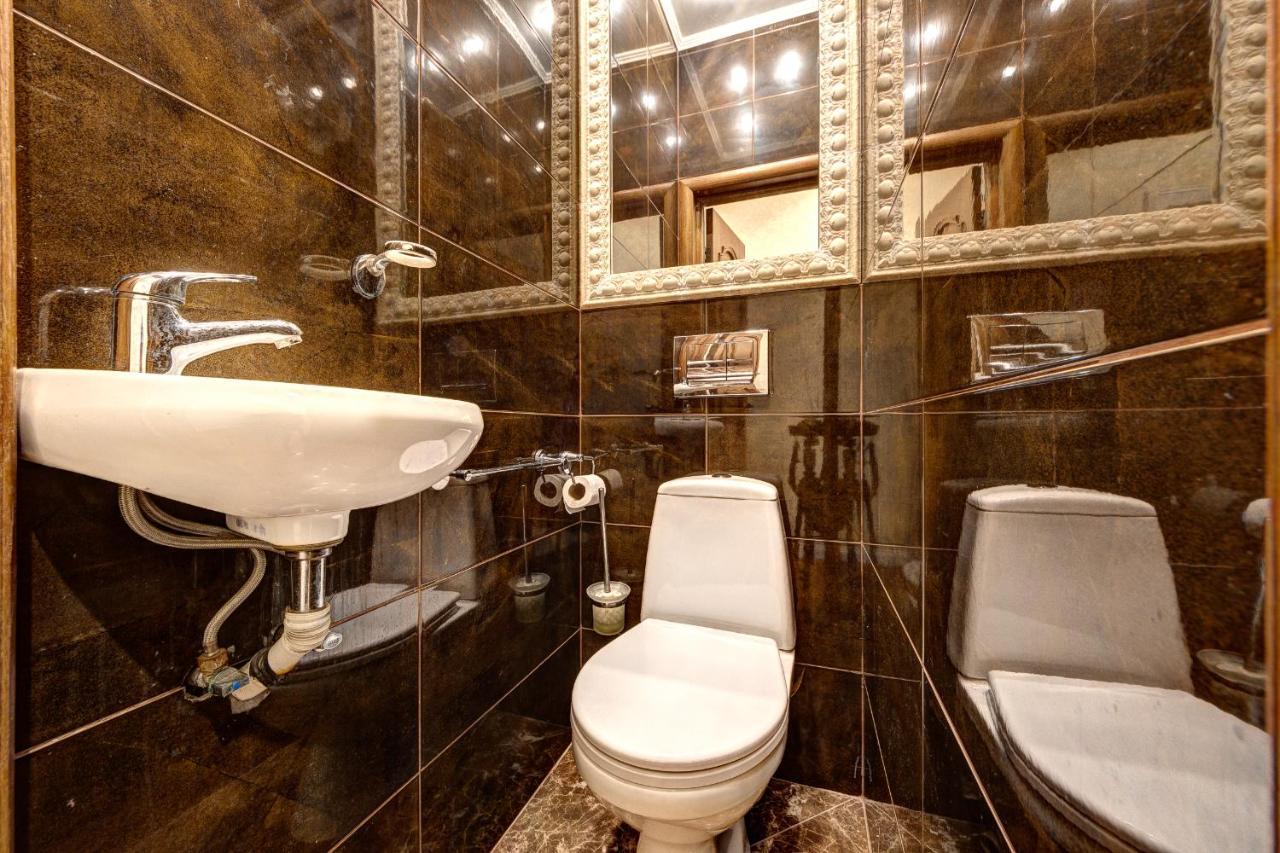 Apartments With 3 Rooms Near Palace Ukraine Kiev Exteriör bild